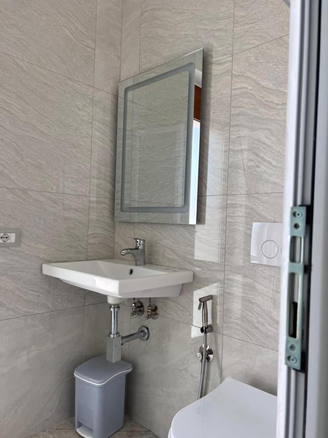 Fiori Rooms Vlorë Exteriör bild